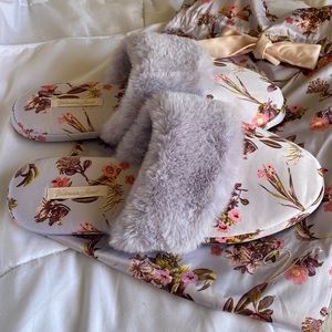 Victoria’s Secret Slipper